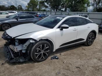  Salvage Toyota Crown Xle