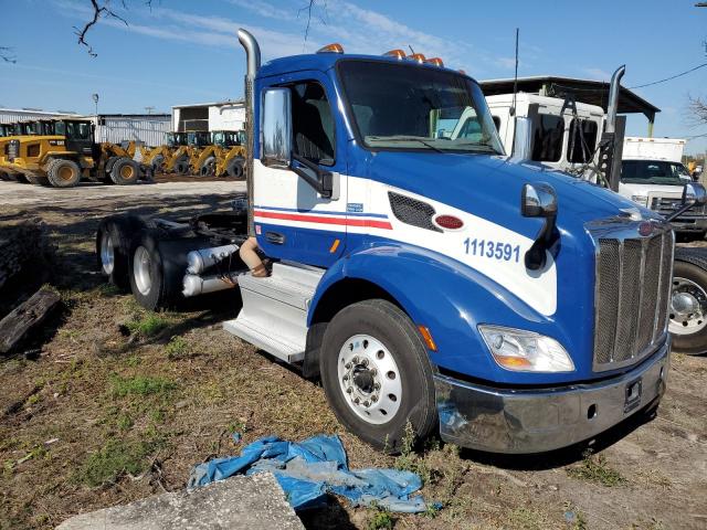  Salvage Peterbilt 579