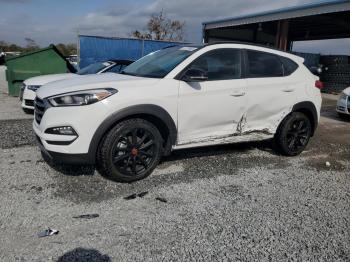  Salvage Hyundai TUCSON