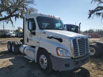  Salvage Freightliner Cascadia 1