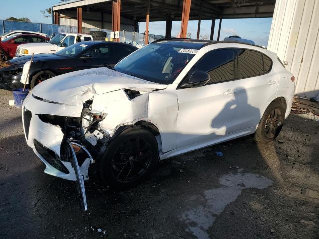  Salvage Alfa Romeo Stelvio