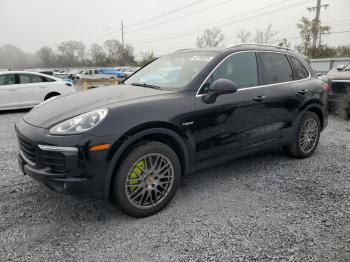  Salvage Porsche Cayenne