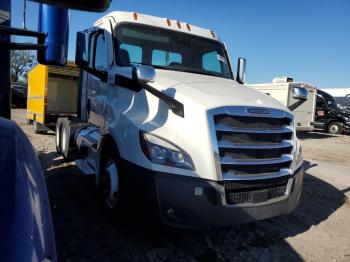  Salvage Freightliner Cascadia 1