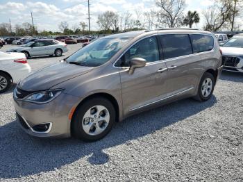  Salvage Chrysler Pacifica