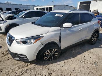  Salvage Nissan Kicks