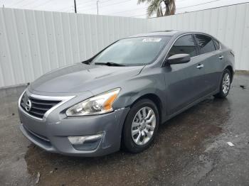  Salvage Nissan Altima