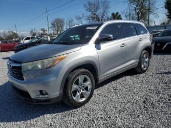  Salvage Toyota Highlander