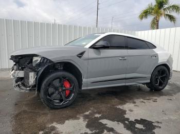  Salvage Lamborghini Urus