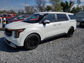  Salvage Kia Carnival