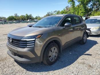  Salvage Nissan Kicks