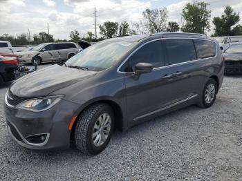  Salvage Chrysler Pacifica