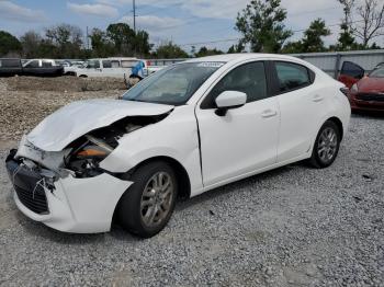  Salvage Toyota Yaris