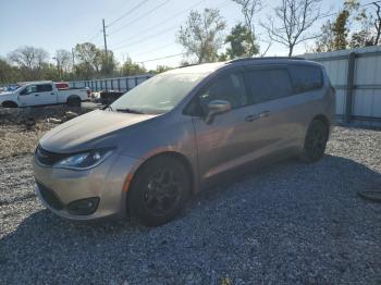  Salvage Chrysler Pacifica