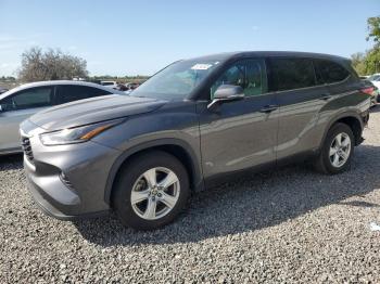  Salvage Toyota Highlander