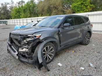  Salvage Ford Explorer