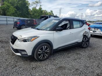  Salvage Nissan Kicks