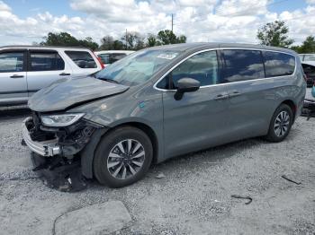  Salvage Chrysler Pacifica