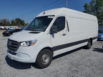  Salvage Mercedes-Benz Sprinter