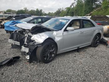  Salvage Chrysler 300