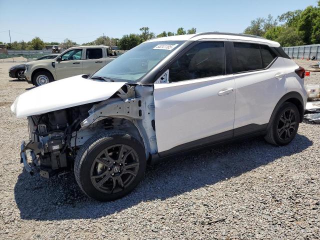  Salvage Nissan Kicks