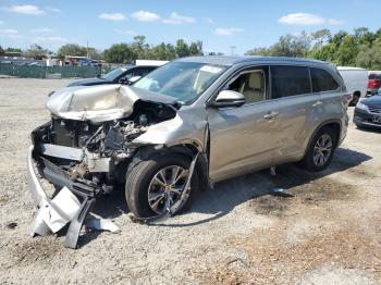  Salvage Toyota Highlander