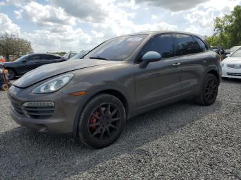  Salvage Porsche Cayenne