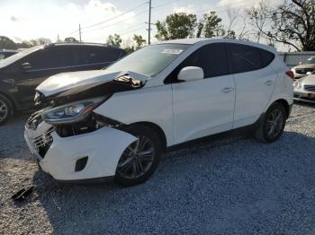  Salvage Hyundai TUCSON