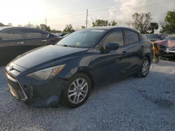 Salvage Toyota Yaris