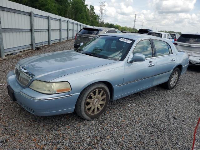  Salvage Lincoln Towncar