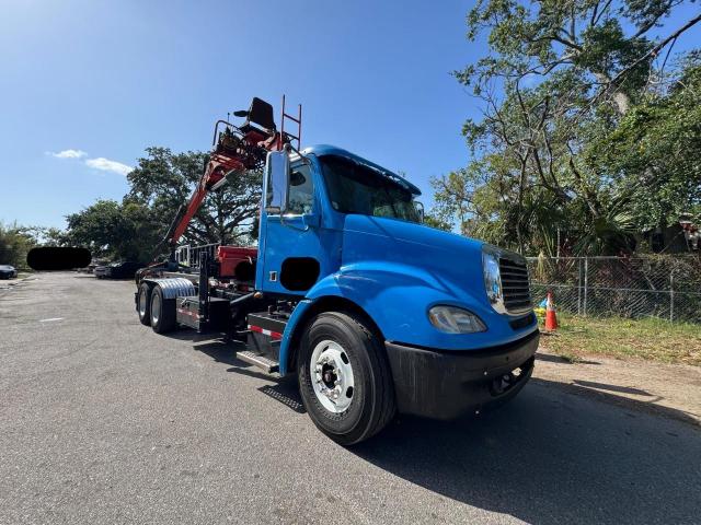  Salvage Freightliner Columbia 1