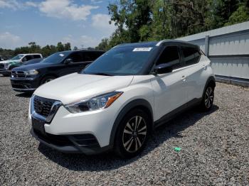  Salvage Nissan Kicks