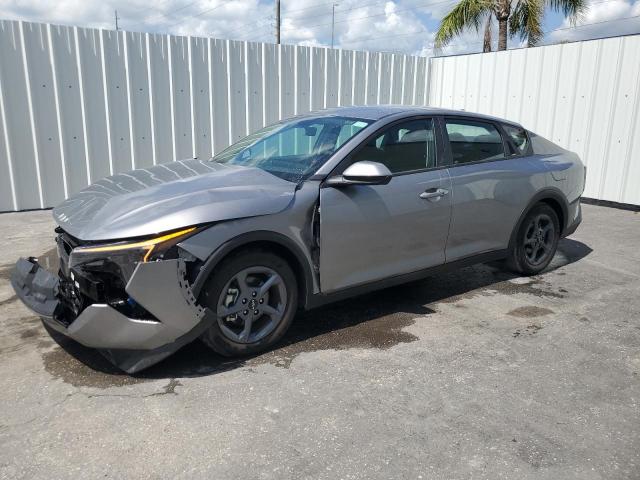  Salvage Kia K4 Lx