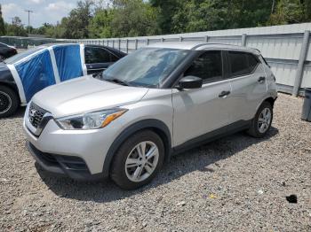  Salvage Nissan Kicks