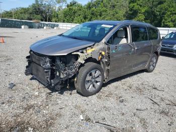  Salvage Chrysler Pacifica