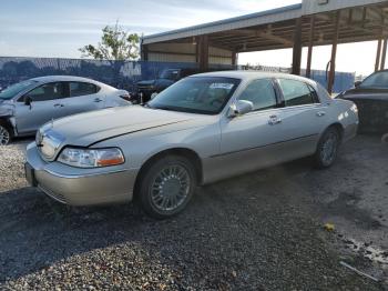  Salvage Lincoln Towncar