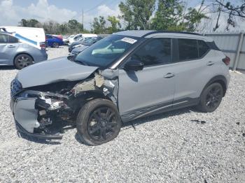  Salvage Nissan Kicks