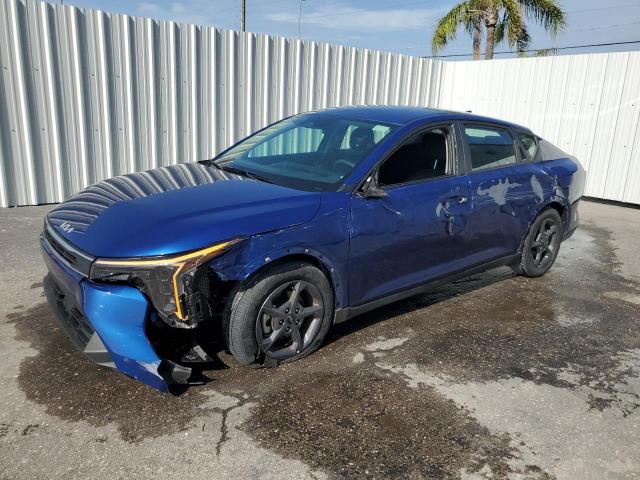  Salvage Kia K4 Lx