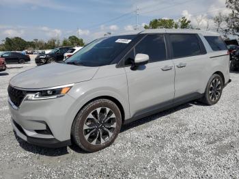  Salvage Kia Carnival