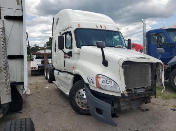  Salvage Freightliner Cascadia 1