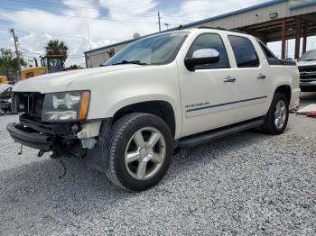  Salvage Chevrolet Avalanche