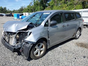 Salvage Toyota Sienna
