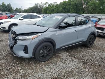  Salvage Nissan Kicks