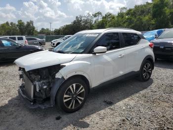  Salvage Nissan Kicks