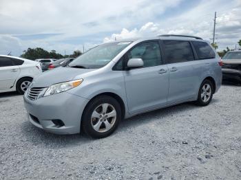  Salvage Toyota Sienna