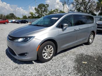  Salvage Chrysler Pacifica