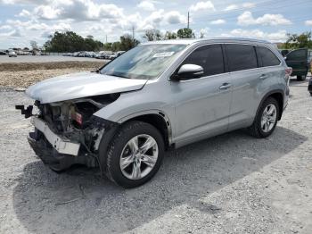  Salvage Toyota Highlander