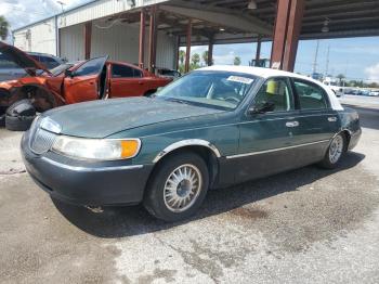  Salvage Lincoln Towncar