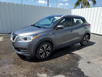  Salvage Nissan Kicks