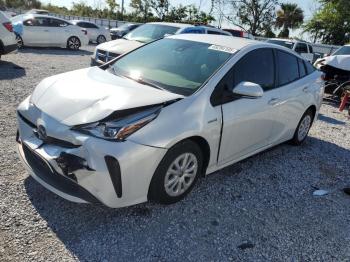  Salvage Toyota Prius