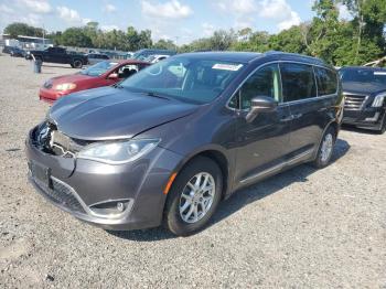  Salvage Chrysler Pacifica